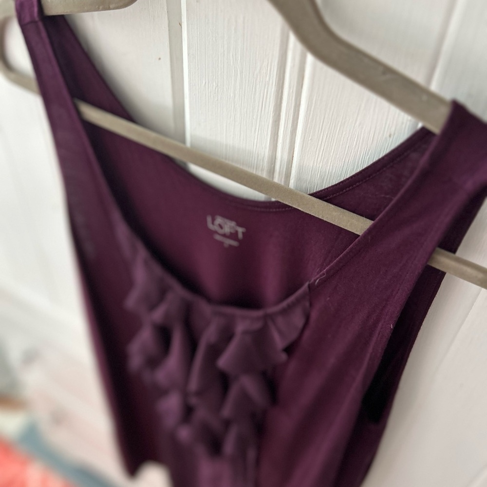 NWOT LOFT Deep Purple Ruffle Front Tank Sleeveless with Scoop Neck - Picture 4 of 10